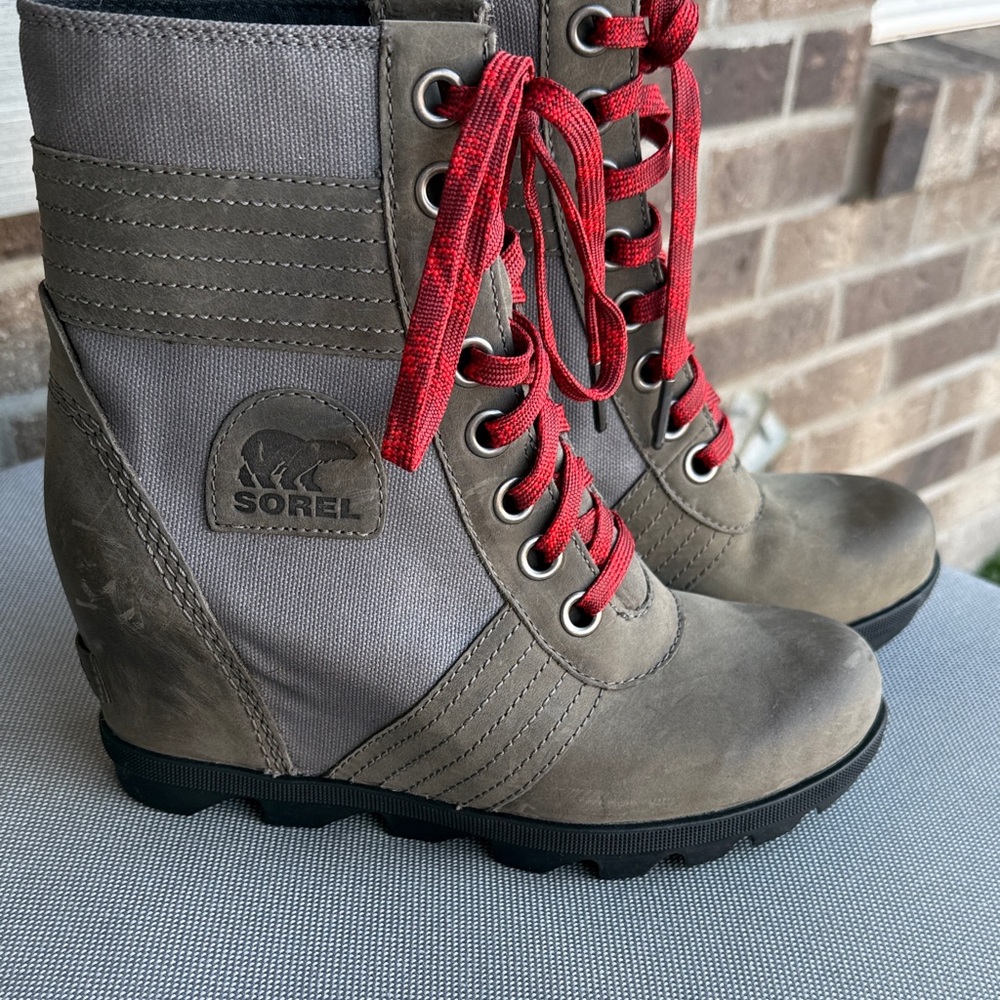 Sorel Lexie Women's Gray and Red Lace-Up Boots - Picture 3 of 11